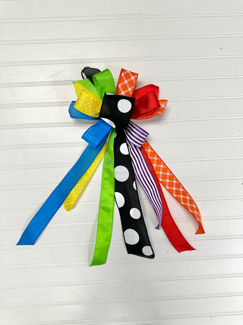 Summer Bow With Reds- Small Streamer