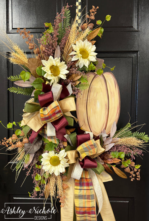 Cream Pumpkin & Florals Oval Wreath