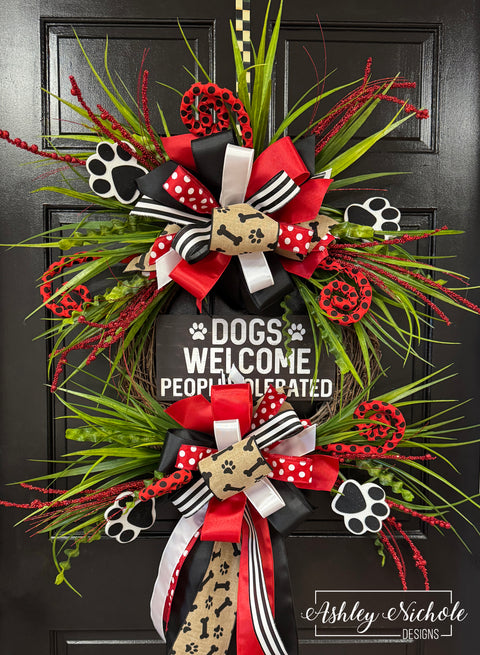 Dogs Welcome Round Wreath