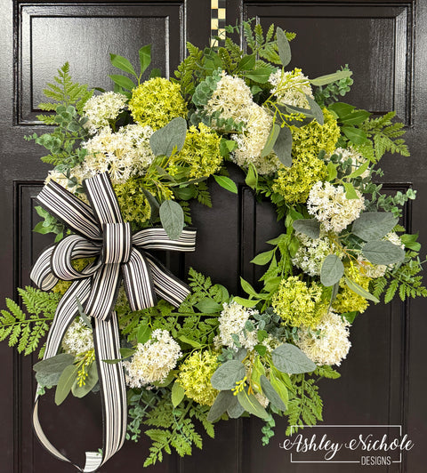 24" Snowball & Fern Wreath - Green/Cream