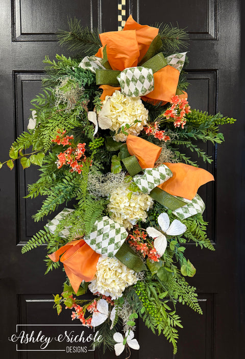 Cream Hydrangea & Wildflower Teardrop Swag