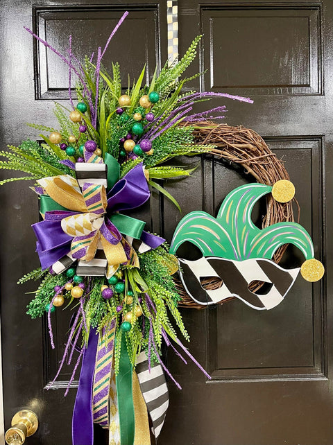 Mask Mardi Gras Wreath