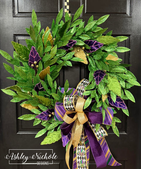 A Glittery Mardi Gras Party Wreath