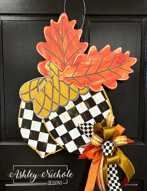 ** Acorns & Leaves Door Hanger