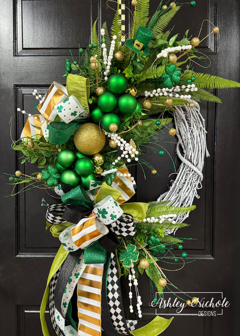 Glitzy St. Patrick's Day Oval Wreath