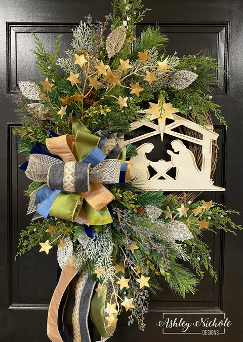 Manger - Woodland Golds - Christmas Wreath