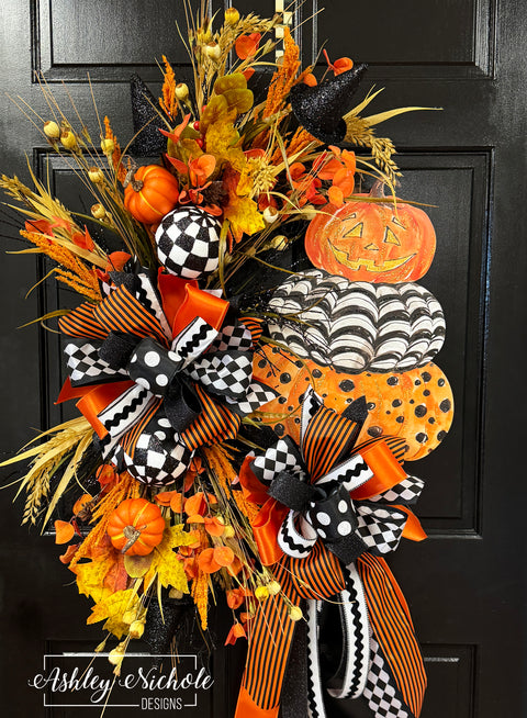 Glitzy Halloween Pumpkin Stack Wreath