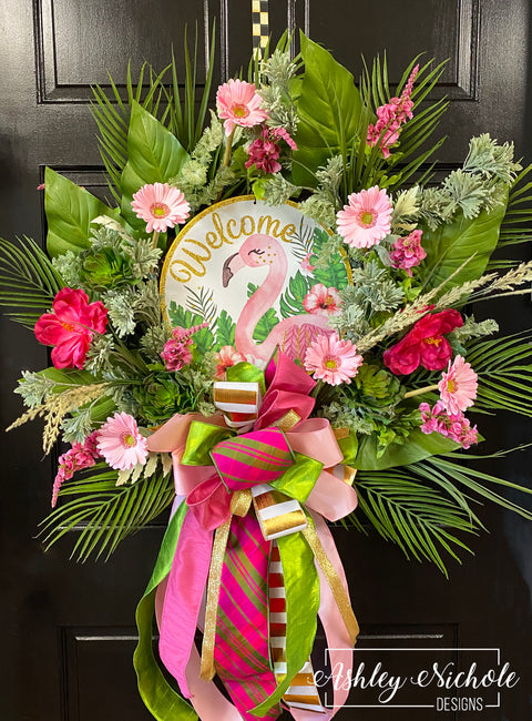 Fabulous Flamingo in Pinks Tropical Wreath