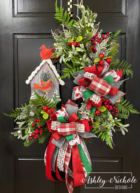 Cardinal Couple Oval Christmas Wreath