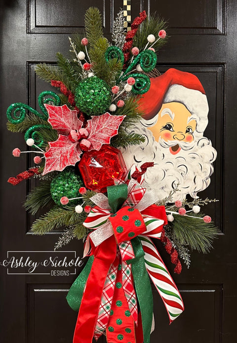 READY TO SHIP - Santa Claus - Nostalgic Christmas Wreath - Red & Green