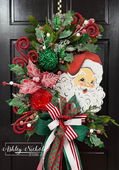 Santa Claus - Nostalgic Christmas Wreath - Red & Green