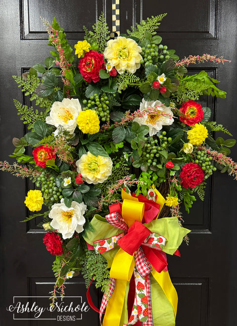 Strawberry Picnic Party Oval Wreath