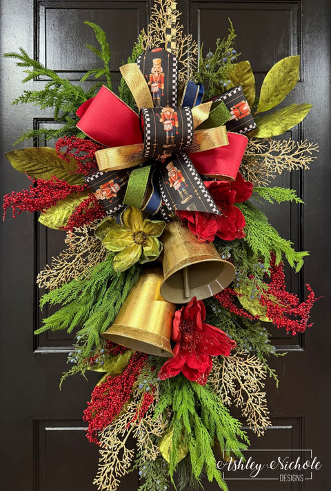 The Nutracker Noel Teardrop Swag