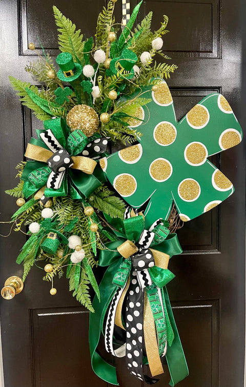Lucky Clover - St. Patricks Wreath